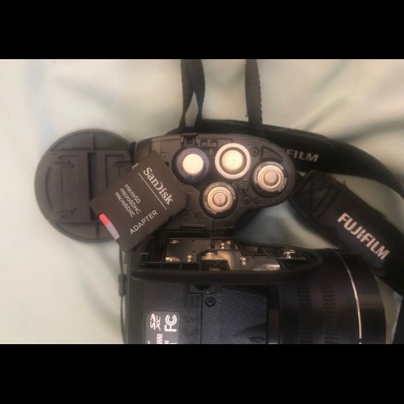 Fujifilm FinePix S4250 14MP 24X zoom - Picture 8 of 8